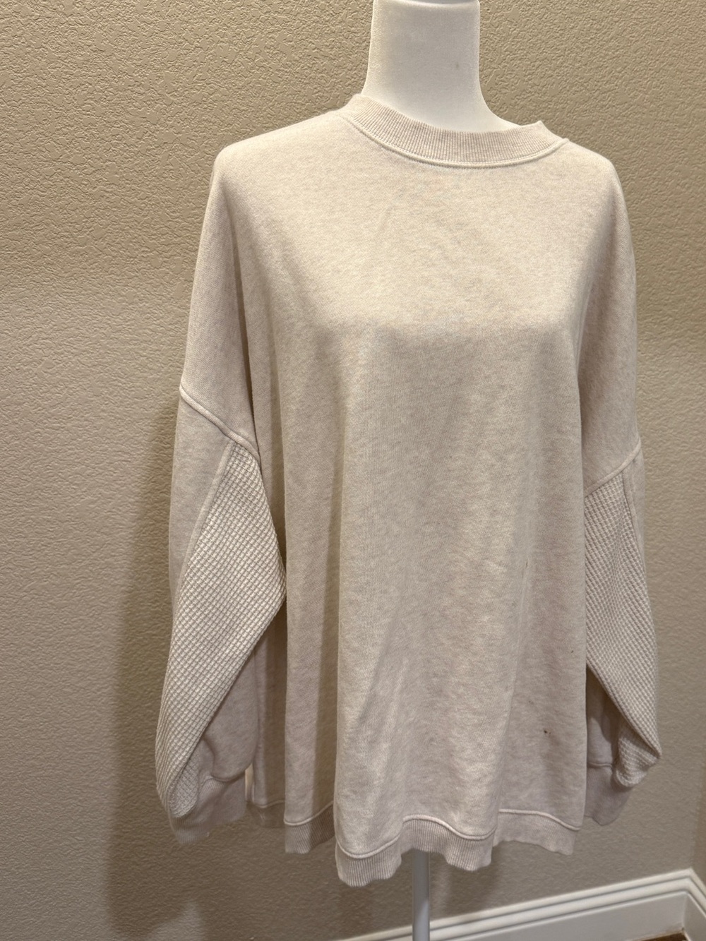 Light Beige Oversized Women's Long Sleeve Pullover Top - Aerie XL